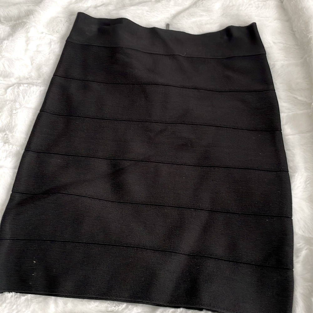 Bebe body on skirt with zipper